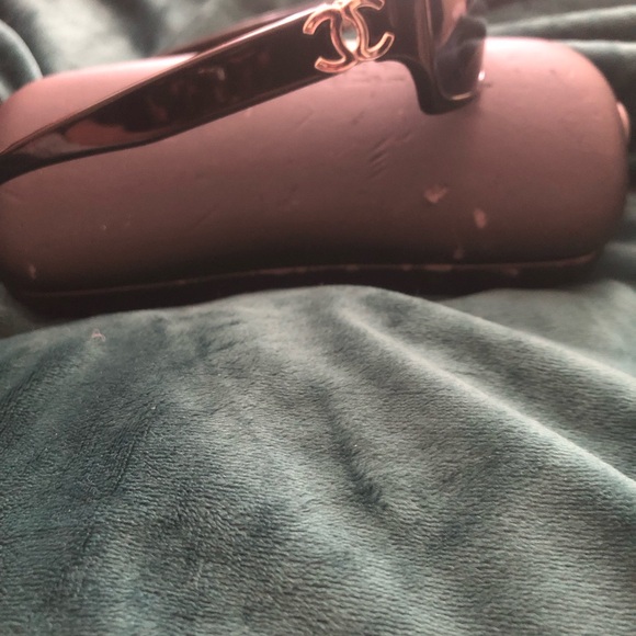 CHANEL y2k sunglasses ….CC HINGES - Picture 9 of 12